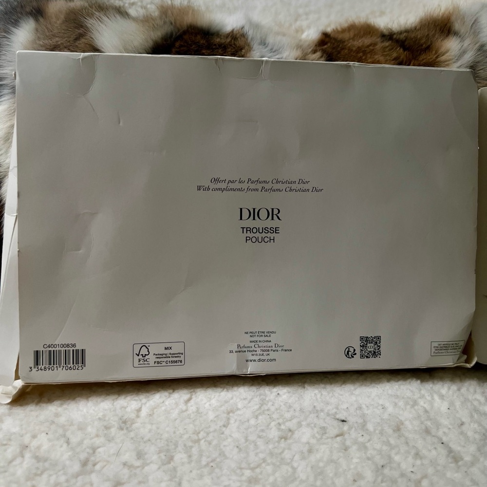 Dior Upcycled Beauty Bag With Removable Straps - Picture 12 of 12